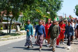 BERSIH DUSUN PADUKUHAN JAMBU